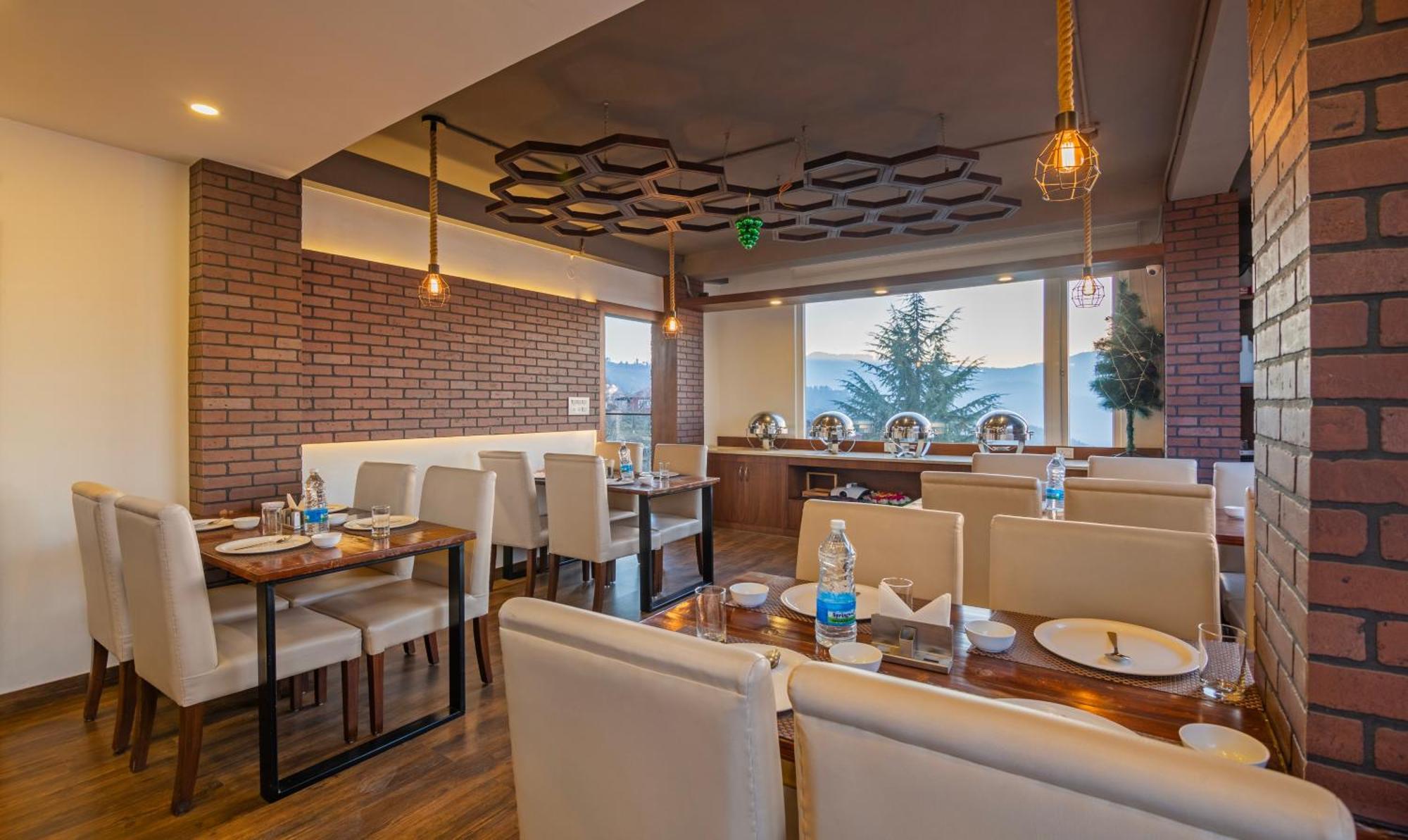 Treebo The Northern Retreat Resort With Mountain View Shimla Exterior foto